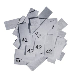 25 Textiletiketten - Größe 42 auf Mischband