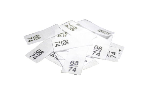 25 Textiletiketten - Größe 68/74 auf Mischband