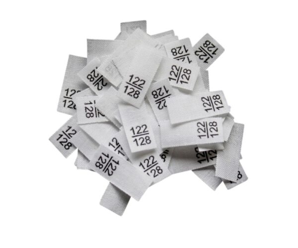 25 Textiletiketten - Größe 122/128 auf Mischband