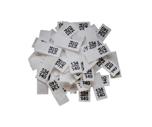 25 Textiletiketten - Größe 134/140 auf Mischband