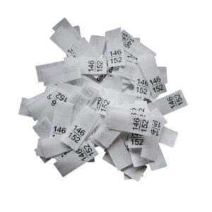 25 Textiletiketten - Größe 146/152 auf Mischband