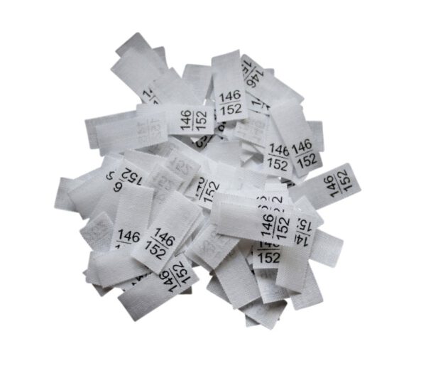 25 Textiletiketten - Größe 146/152 auf Mischband