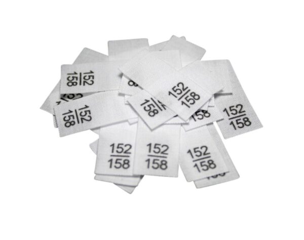 25 Textiletiketten - Größe 152/158 auf Mischband