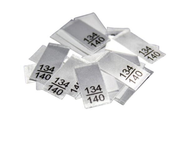 25 Textiletiketten - Größe 134/140