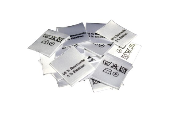 25 Textiletiketten 95% Baumwolle 5% Elasthan 25x30mm mittelgefaltet