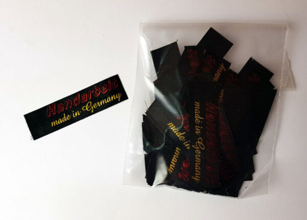 Made in Germany Textiletiketten zum Einnähen, 2-farbig bedruckt in Glanzfarben auf Satin, schwarz.