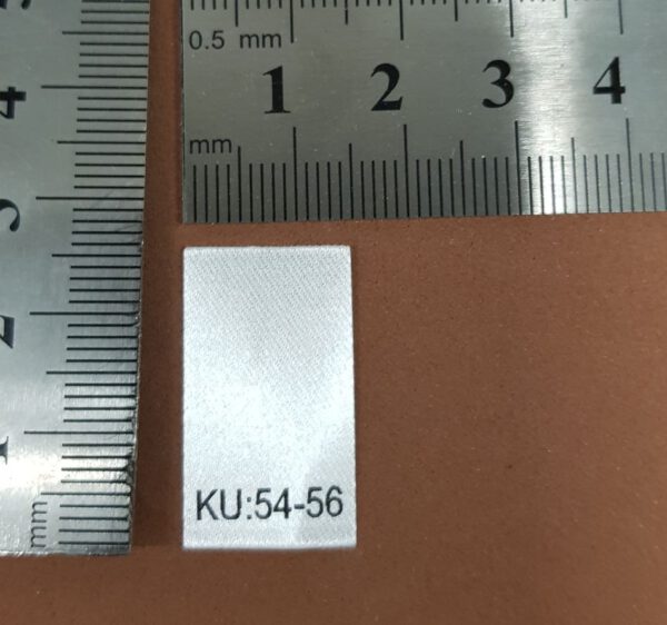 Kopfumfang Etiketten als Postenware, auf Satinband mit dem Aufdruck KU 54 bis 56